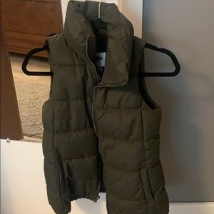 Old navy puffer vest